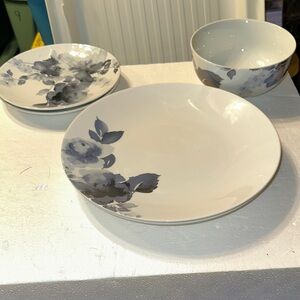 Set of H2K “Midnight Roses” Plates and Bowl
